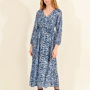 Molly Bracken Blue Patterned Long Sleeve Dress